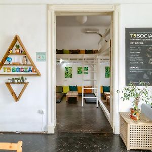 T5 Social
